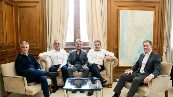Diego Santilli, Martín Menem y Eduardo “Lule” Menem recibieron a Cristian Ritondo y Fernando de Andreis en Casa Rosada.