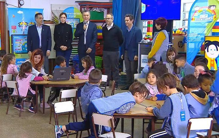 macri critico a los maestros que politizan la educacion y les pidio pensar en los chicos