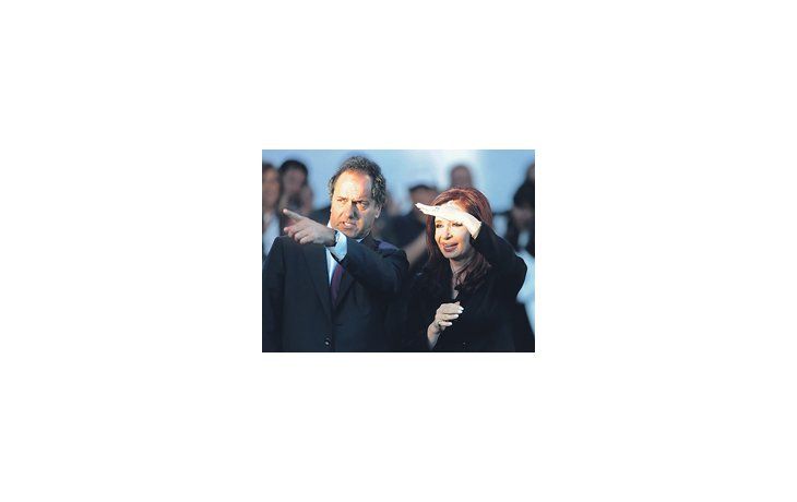 ámbito.com | Cristina de Kirchner compartió, ayer, un acto con Daniel Scioli en Florencio Varela. Temprano, siguió el «show»  legislativo desde Olivos.