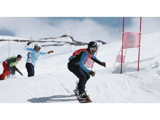 Pura acción. Snowboard bordercrossm uno de los deportes que estará presente en los Juegos de Invierno de Bariloche.