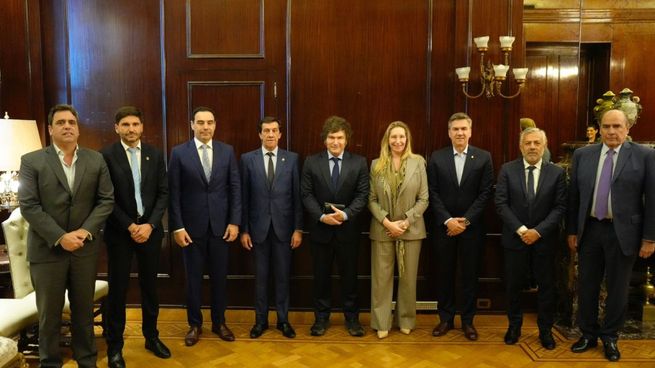 Javier Milei y su equipo compartieron un almuerzo con los gobenadores radicales.&nbsp;