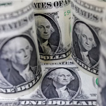 El dólar global se encamina a su mayor ganancia semanal en un año. El dólar global se encamina a su mayor ganancia semanal en un año.