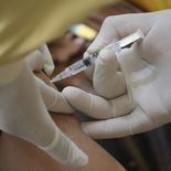 La vacunación estará dirigida a embarazadas entre las semanas 32 y 36 de gestación y no requerirá orden médica. La vacunación estará dirigida a embarazadas entre las semanas 32 y 36 de gestación y no requerirá orden médica.