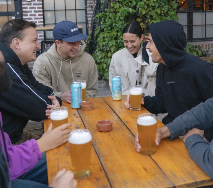 En la Costa Atlántica, donde suele refrescar más en verano, las cervezas son protagonistas dentro del consumo que capta a habitantes locales y turistas En la Costa Atlántica, donde suele refrescar más en verano, las cervezas son protagonistas dentro del consumo que capta a habitantes locales y turistas