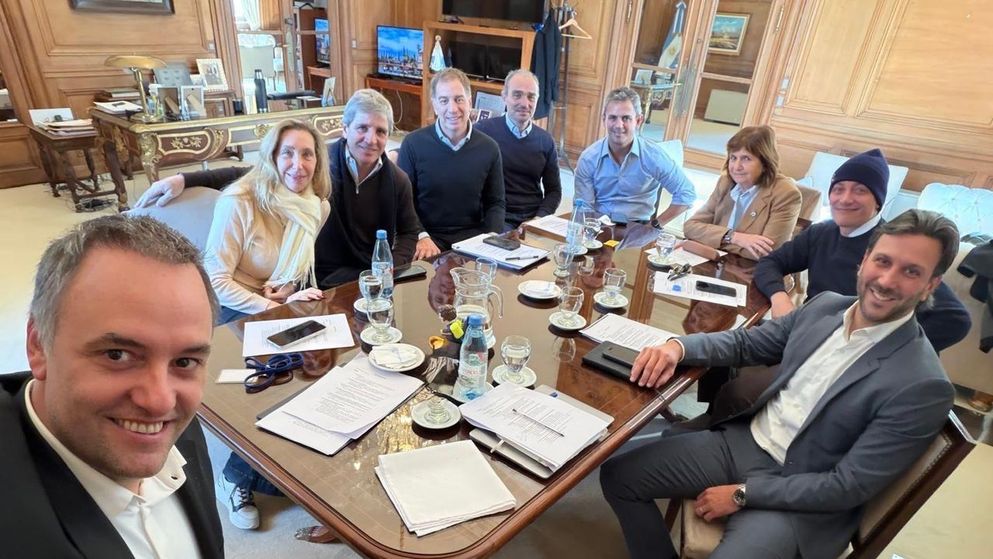 El Gobierno volvió a reunir a su mesa política este martes.&nbsp;