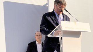 A pesar de tener pedido de captura, Carles Puigdemont reapareció en Barcelona tras 7 años de exilio.
