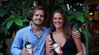 Santiago y Fernanda, dos hermanos que se propusieron crear el vermouth que querían disfrutar cuando se juntan en familia a jugar a las cartas.