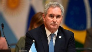 Pablo Quirno, canciller argentino, continúa equilibrando por la postura diplomática del país ante la elección en Brasil.