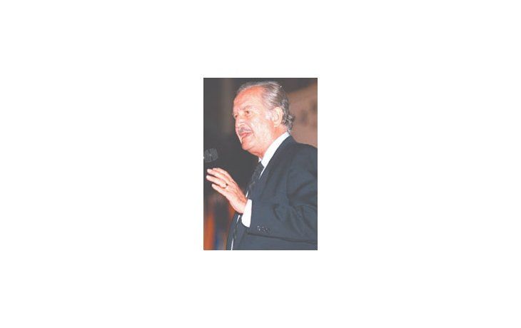 ámbito.com | Carlos Fuentes quedó entre los pocos notables que sí confirmaron que vendrán al tercer Congreso de la Lengua.