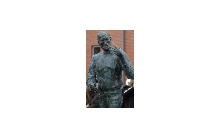 La escultura fue emplazada en Budapest (Foto: Daily Mail)