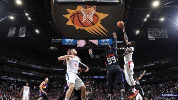 los clippers respiran con su primera victoria ante unos grises suns