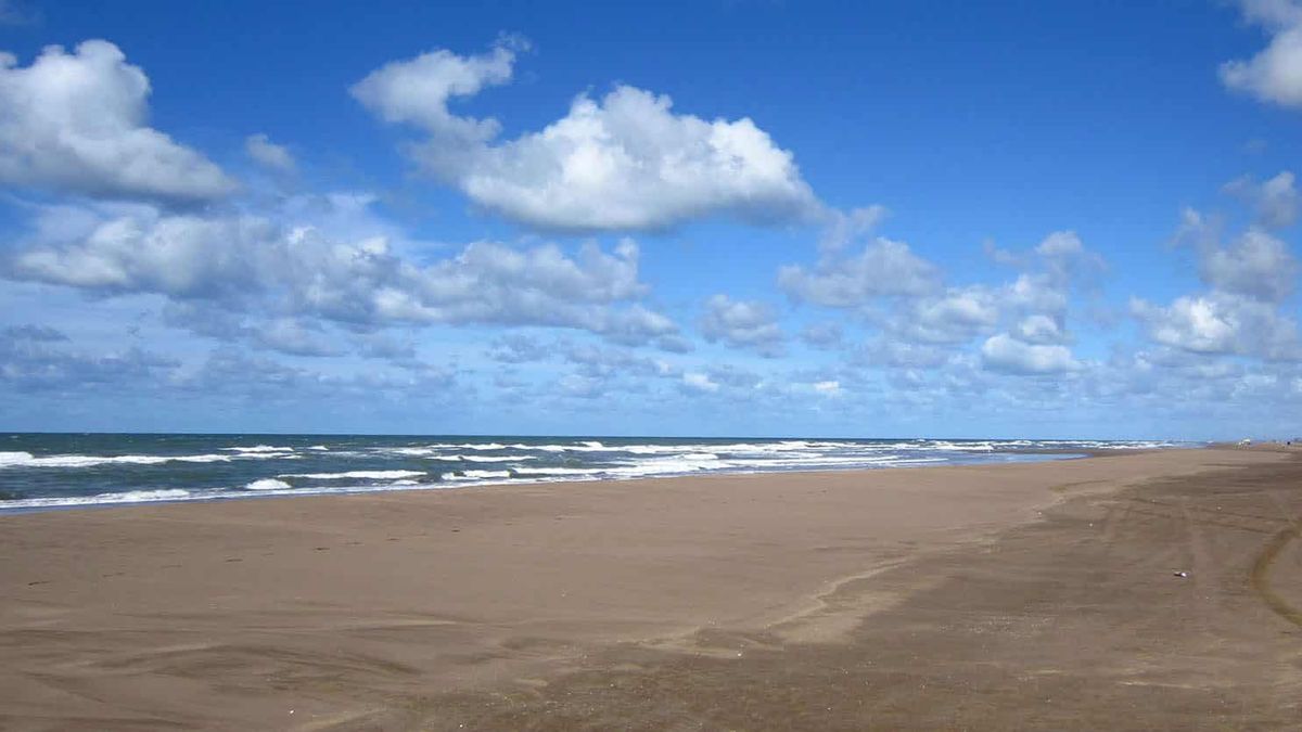 Ideal for a romantic Valentine’s getaway: the town in Buenos Aires where you will find lonely beaches to enjoy alone with your partner