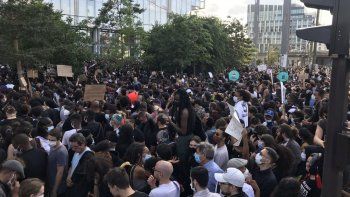 Los manifestantes se congregaron pac&iacute;ficamente frente a los Tribunales de justicia parisinos. Sin embargo, intervino la polic&iacute;a y culmin&oacute; en represi&oacute;n.