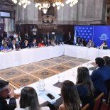 El oficialismo obtuvo dictamen del proyecto de reforma laboral. El oficialismo obtuvo dictamen del proyecto de reforma laboral.