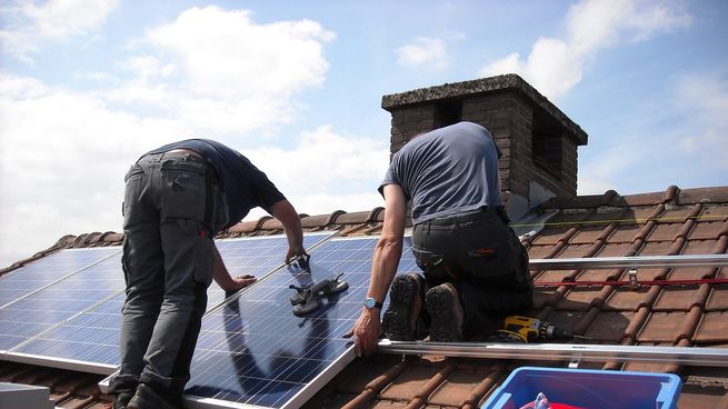 Gracias a la colocación de Paneles solares que fomentan la sustentabilidad, este empresario generó una fortuna que promete seguir expandiéndose