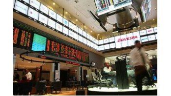 El Bovespa perdió 0,9% (en el mes se desplomó 11,7%)