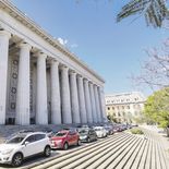 El Consejo Interuniversitario Nacional (CIN) también llamó a participar de la concentración del bajo el lema Marcha federal por la educación, la universidad de mayo pública y la ciencia nacional. El Consejo Interuniversitario Nacional (CIN) también llamó a participar de la concentración del bajo el lema Marcha federal por la educación, la universidad de mayo pública y la ciencia nacional.