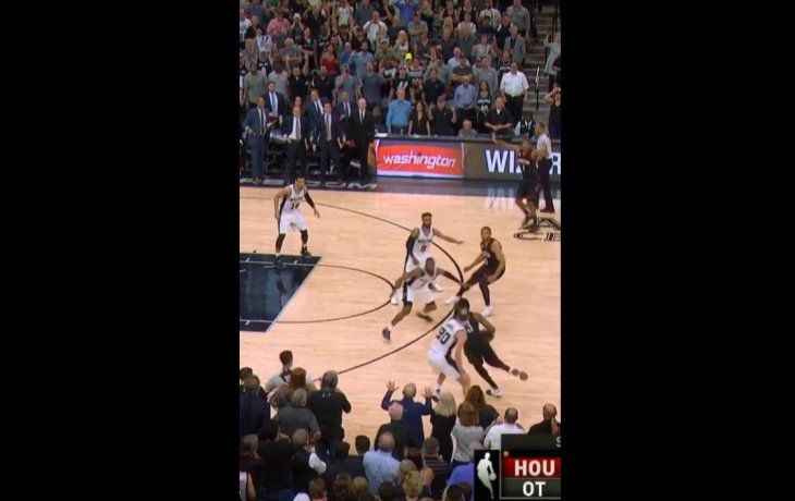 Un bloqueo de Ginóbili fue elegido como el segundo mejor de la década en la NBA