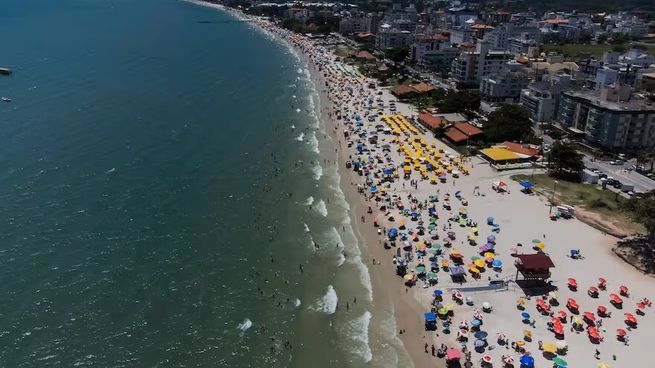 Florianópolis vuelve a ser una de las playas que genera problemas gastrointestinales en turistas y locales.