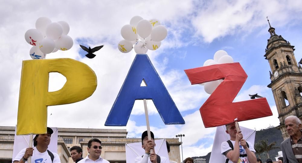 El acuerdo entre paz entre las FARC y el gobierno de Colombia fue firmado el 24 de noviembre de 2016.