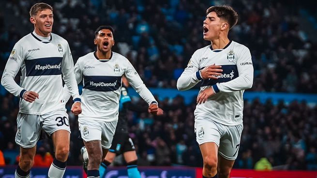 Gimnasia logró una importante victoria ante Racing.