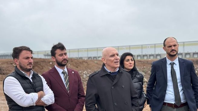 José Luis Espert ya recorre territorio bonaerense.