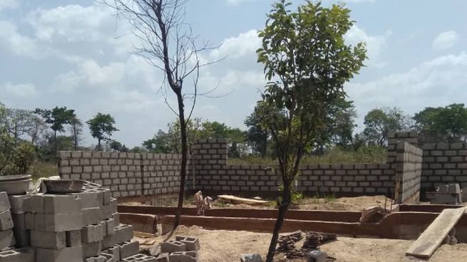 Escuela en Costa de Marfil 2.jpg