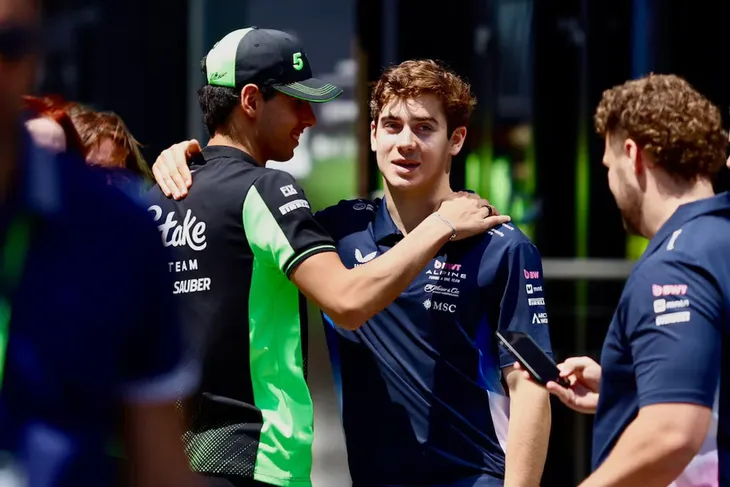 El piloto de Sauber sostuvo que la histórica tensión deportiva entre la Argentina y Brasil podría trasladarse a la F1 si ambos llegan a pelear un título mundial. El piloto de Sauber sostuvo que la histórica tensión deportiva entre la Argentina y Brasil podría trasladarse a la F1 si ambos llegan a pelear un título mundial.