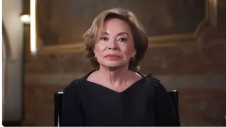 Elba Esther Gordillo debe pagar su deduda al SAT. Elba Esther Gordillo debe pagar su deduda al SAT.