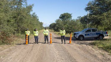 Crimen de Cecilia inspeccionan la casa de la familia Sena con un