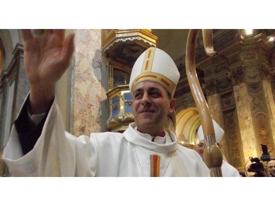 El reclamo llegó por parte del nuevo arzobispo de La Plata, monseñor Víctor Fernández. El prelado invitó al jefe de Estado a imitar al presidente uruguayo Tabaré Vásquez, quien en 2008 vetó la ley de despenalización del aborto.