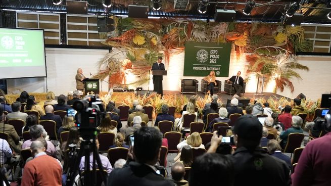 Se inauguró la 118º edición de la Expo Prado con referentes de la política y el sector agropecuario.
