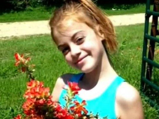 La víctima es Liliy Mae, quien en un día de campo con su familia, se metió a nadar el río Brazos y luego en el lago Whitney, en el condado de Bosque, cerca de Waco, en el estado de Texas. En alguno de esos lugares contra la ameba comecerebros.
