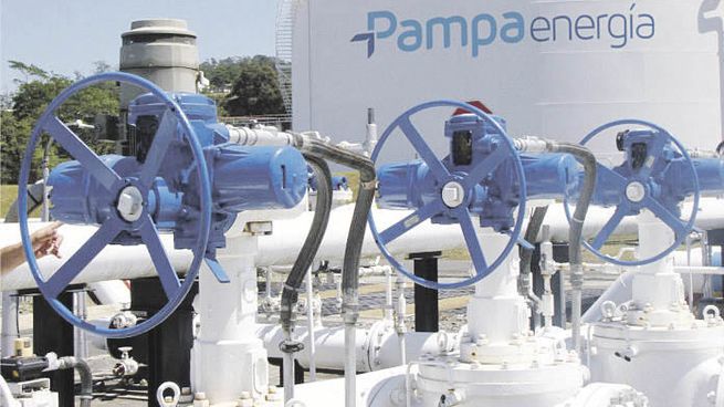 Pampa Energía opera en generación de energía, desarrollo y exploración de gas y petróleo.