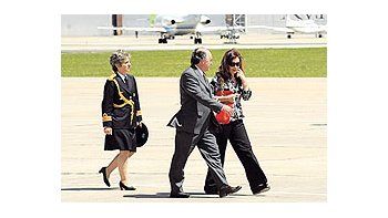 ámbito.com | Cristina deKirchner viajóayer a ElSalvadorpara estar enla cumbreIberoamericana.Participóanoche deuna cena conel resto delos jefes deEstado y hoyse encuentracon José LuisRodríguezZapatero.