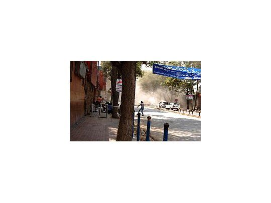 Un comando talibán atacó la embajada de EEUU y una sede de la OTAN en el centro de Kabul.