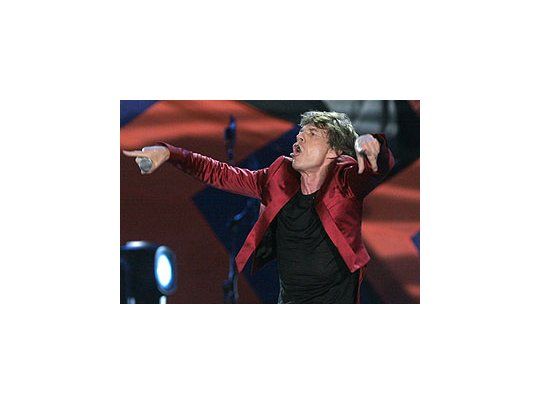 Jagger en plena acción en River. Más de 60.000 fans deliraron esta noche con los Stones.