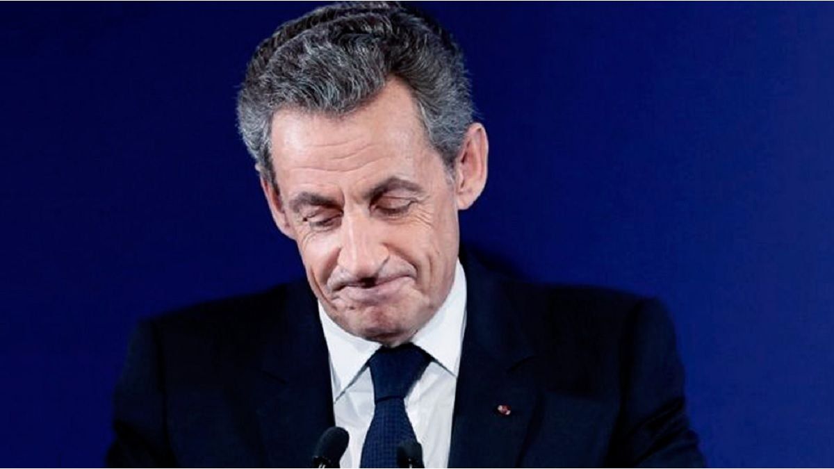 Nicolás Sarkozy dejó la cárcel y quedó bajo libertad condicional en su casa