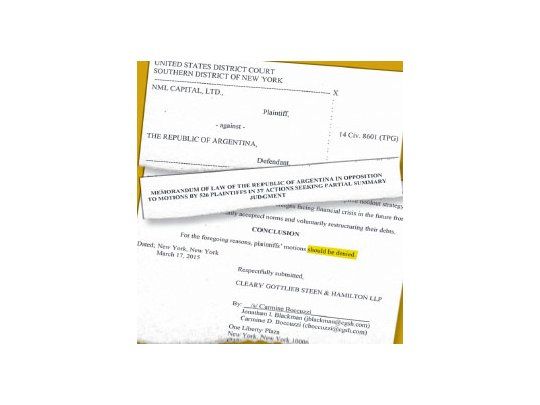 Argentina presentó ayer un escrito ante el juez Thomas Griesa donde no reconoce la totaldad de la deuda reclamada por los “me toos”. Habrá tiempo hasta el 7 de abril para revisar el listado. El 1/6, la decisión final.