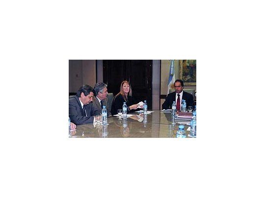 Stolbizer junto a Scioli, hoy en Casa de Gobierno.