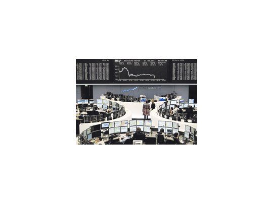 En una jornada en la que Wall Street no operó por el feriado (Día del Presidente), Europa no soportó la presión desatada por el temor de los mercados petroleros ante el recrudecimiento de la crisis en Libia. La Bolsa de Fráncfort (imagen) cayó un 1,41%, hasta los 7.321,81 puntos.