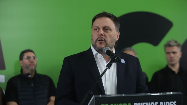 Leandro Santoro reconoció la victoria de Manuel Adorni y aseguró que seguirá trabajando por su proyecto en la Ciudad.