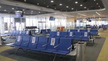 china cancela vuelos por nuevos brotes de covid-19
