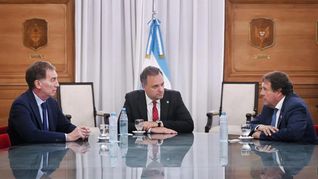 Fue la segunda reunión entre Diego Santilli, Manuel Adorni y Alberto Weretilneck en tres meses.