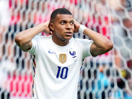 mbappe blanco.jpg