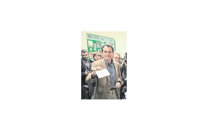 Artur Mas, líder de Convergencia i Unió, el gran partido nacionalista de Cataluña, venció ayer al socialismo y será el próximo gobernante de esa poderosa comunidad autónoma de España.