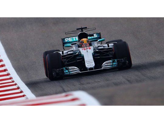 Hamilton puso primera en un fin de semana que puede coronarlo