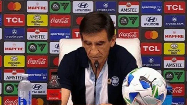 Gustavo Costas, al borde las lágrimas tras la eliminación de Racing: Defraudé a mi gente