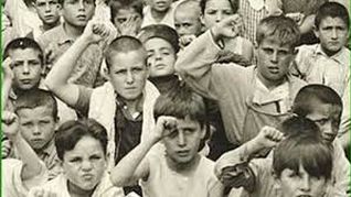 Los 500 niños españoles que escapan de la Guerra Civil en su país llegan en 1937 a la estación Colonia en la Ciudad de México. Los 500 niños españoles que escapan de la Guerra Civil en su país llegan en 1937 a la estación Colonia en la Ciudad de México.