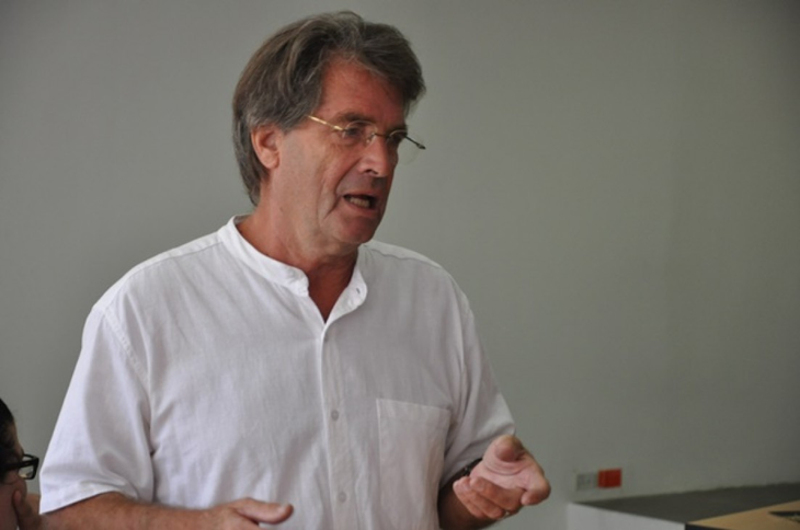Teun van Dijk, uno de los especialistas que se expresó a favor de los científicos argentinos.